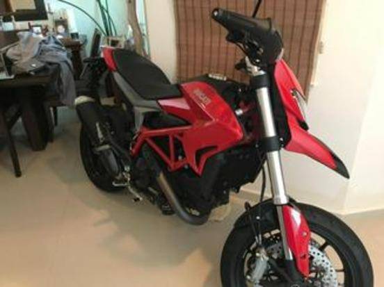 DUCATI HYPERMOTARD 821 